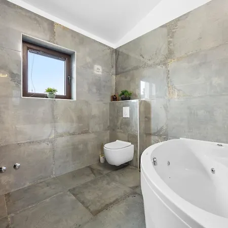 Villa Tramontana In Pula,istria By Istrabook *