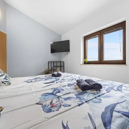 Villa Tramontana In Pula,istria By Istrabook *